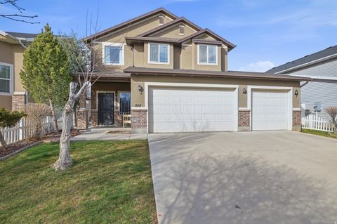 Tiny photo for 928 CHATHAM DR, North Salt Lake, UT 84054 (MLS # 2139574)