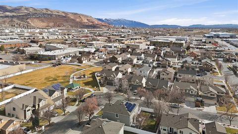 Tiny photo for 928 CHATHAM DR, North Salt Lake, UT 84054 (MLS # 2139574)