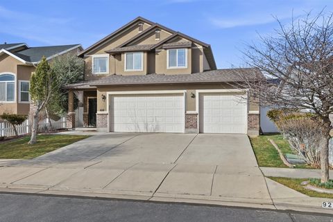 Tiny photo for 928 CHATHAM DR, North Salt Lake, UT 84054 (MLS # 2139574)