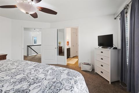 Tiny photo for 928 CHATHAM DR, North Salt Lake, UT 84054 (MLS # 2139574)