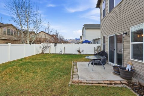 Tiny photo for 928 CHATHAM DR, North Salt Lake, UT 84054 (MLS # 2139574)