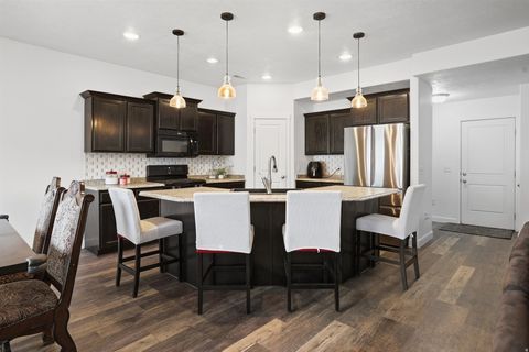 Tiny photo for 928 CHATHAM DR, North Salt Lake, UT 84054 (MLS # 2139574)