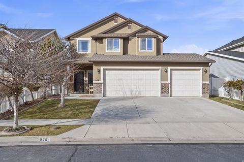 Tiny photo for 928 CHATHAM DR, North Salt Lake, UT 84054 (MLS # 2139574)