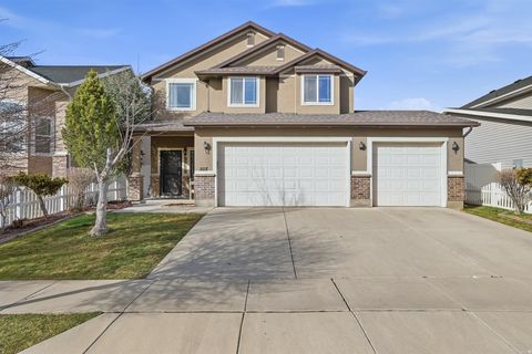 Tiny photo for 928 CHATHAM DR, North Salt Lake, UT 84054 (MLS # 2139574)