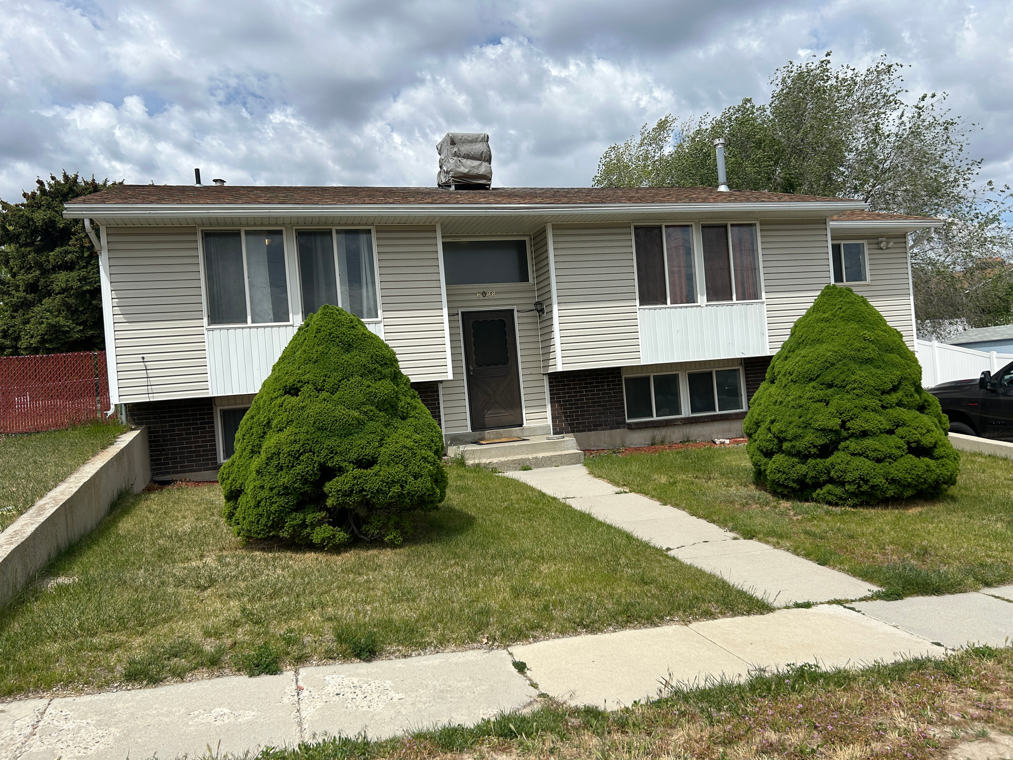 HAZELHURST #5 - Residential