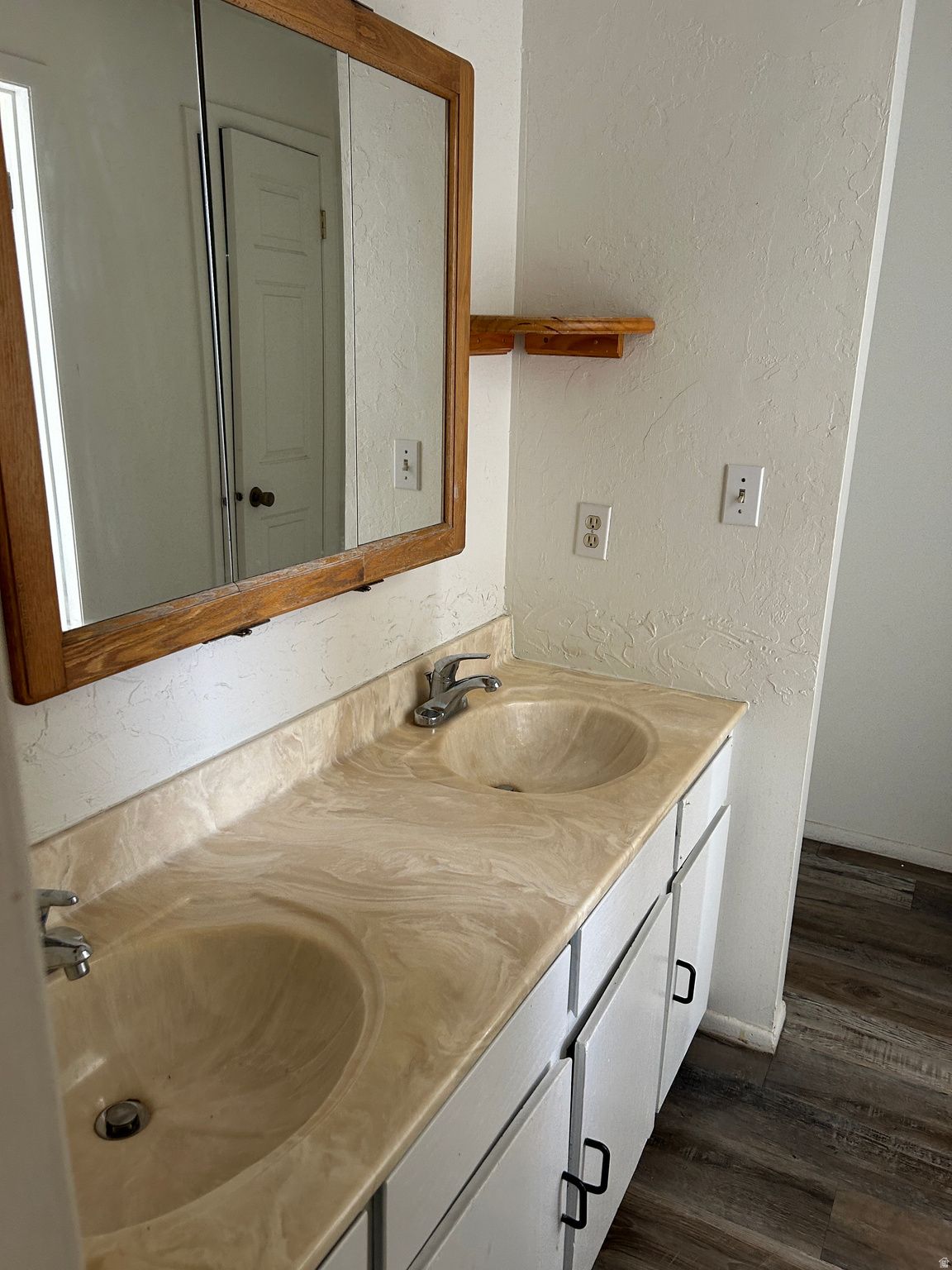 HAZELHURST #5 - Residential