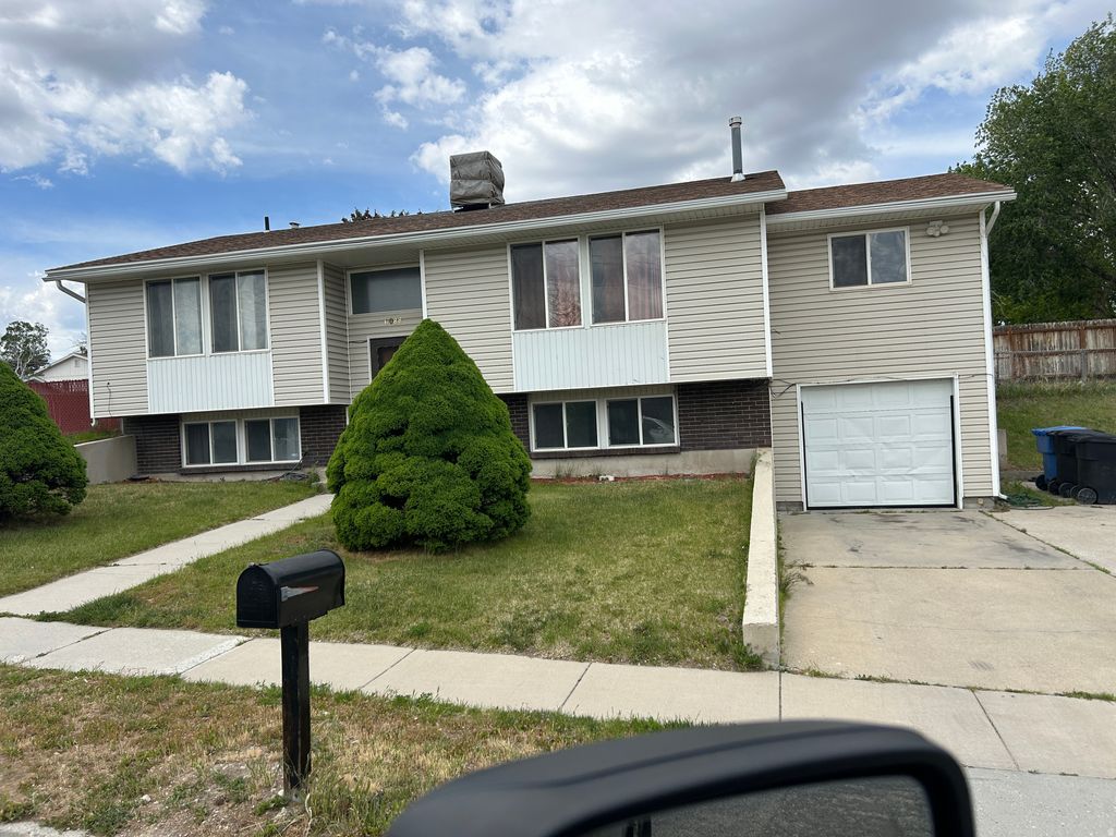 Photo of 6088 S HAZELHURST DR W, Taylorsville, UT 84129 (MLS # 2157377)