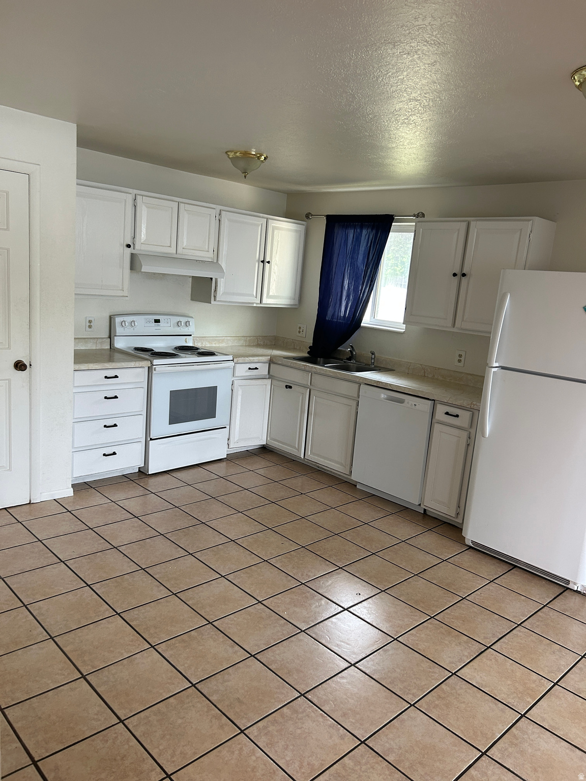 HAZELHURST #5 - Residential