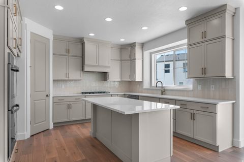 Tiny photo for 573 N SWEET CORN LN, Lindon, UT 84042 (MLS # 2138203)