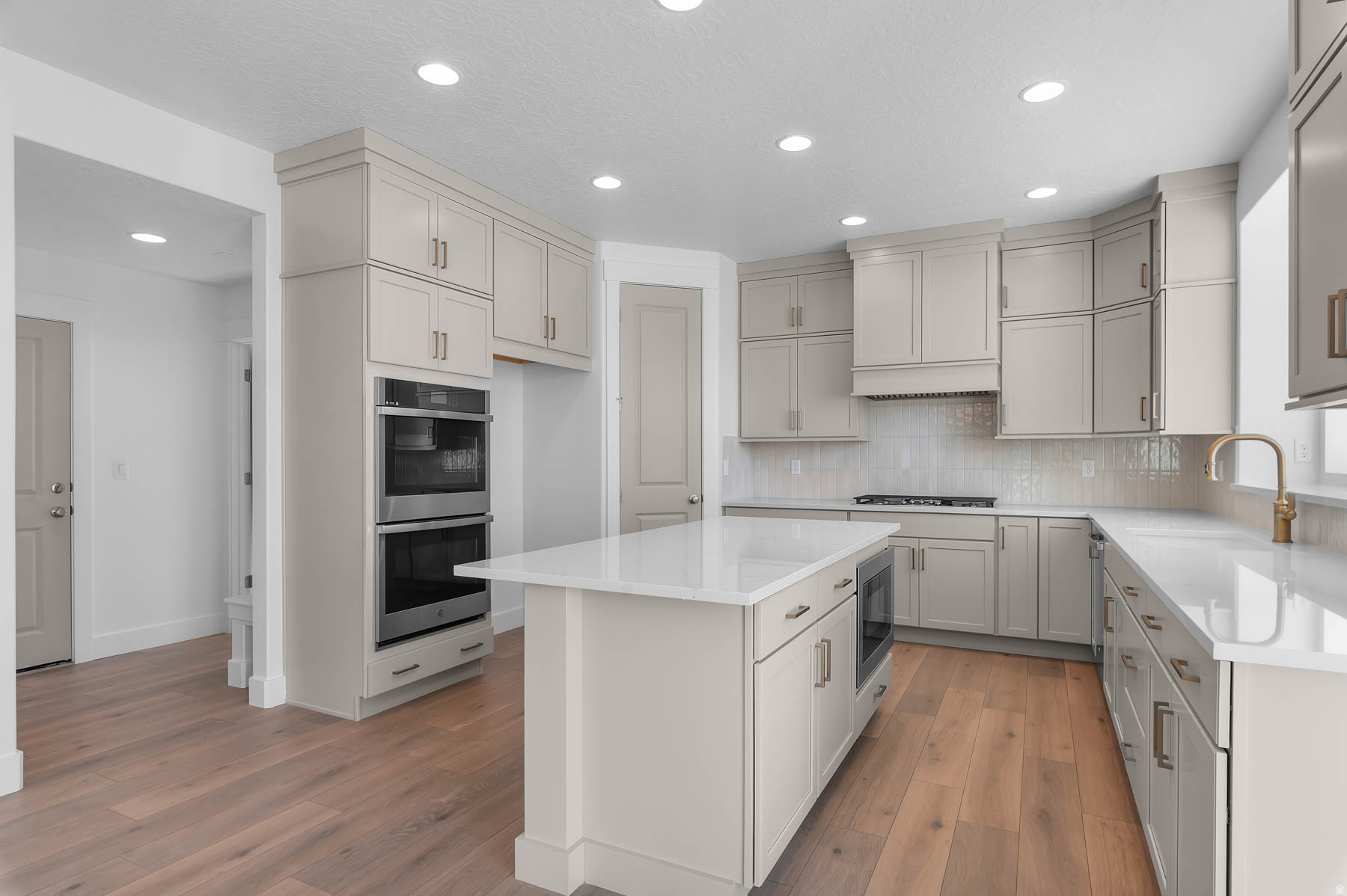 ANDERSON FARM EST 914 - Residential