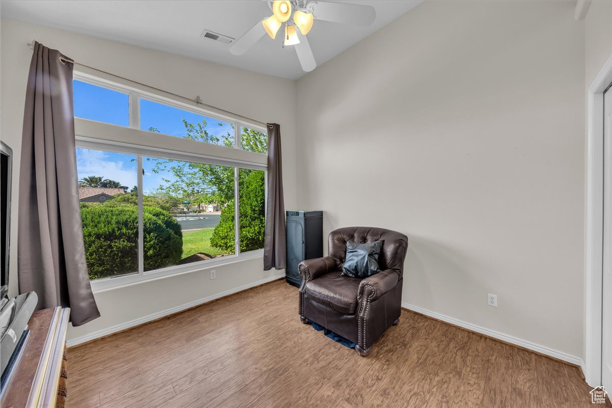 WINDOW ROCK 1 - Residential