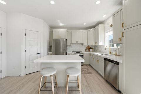Tiny photo for 7184 N CRYSTAL BROOK DR, Eagle Mountain, UT 84005 (MLS # 2154960)