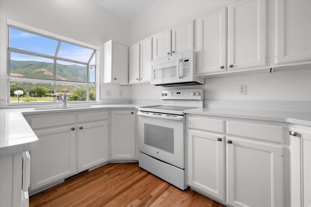 Photo of 2380 N 2125 E, Layton, UT 84040 (MLS # 2179464)
