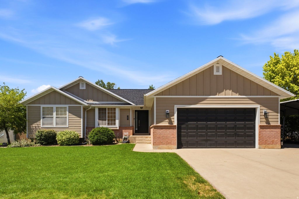 Photo of 367 DEER VALLEY DR, Morgan, UT 84050 (MLS # 2176019)