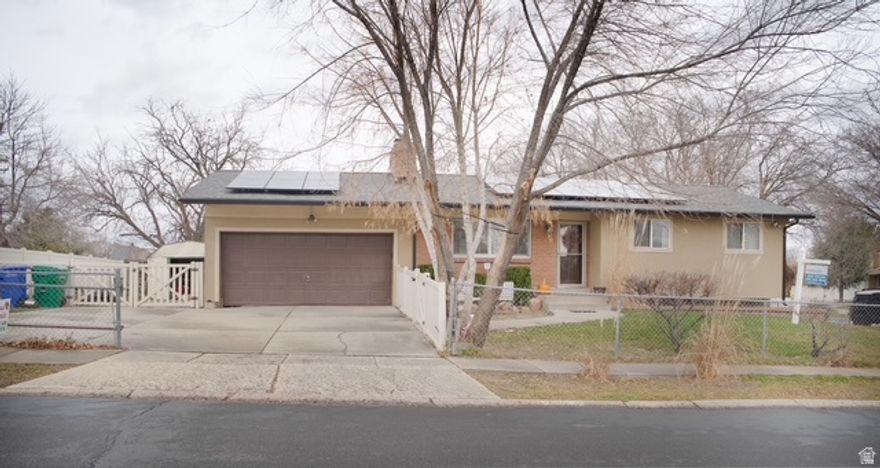 WHAT A GREAT OPPORTUNITY TO BUY THIS STARTER HOME IN A NEIGHBORHOOD IN WEST JORDAN. IT FEATURES; 4 BEDROOMS, 2 BATHROOMS, 2 LAUNDRY ROOMS AND MORE. GREAT LOCATION CLOSE TO SHOPPING CENTERS IN JORDAN LANDING, PARKS AND SCHOOLS NEARBY. EASY ACCESS TO BANGERTER HIGHWAY, MOUNTAIN VIEW CORRIDOR AND I-15 FREEWAY. Sq ft per county records. Buyer is advise to verify all information provided.