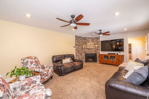 Tiny photo for 904 W 2300 S, Syracuse, UT 84075 (MLS # 2125473)