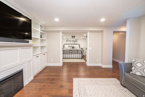 Tiny photo for 904 W 2300 S, Syracuse, UT 84075 (MLS # 2125473)