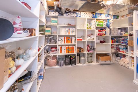 Tiny photo for 904 W 2300 S, Syracuse, UT 84075 (MLS # 2125473)