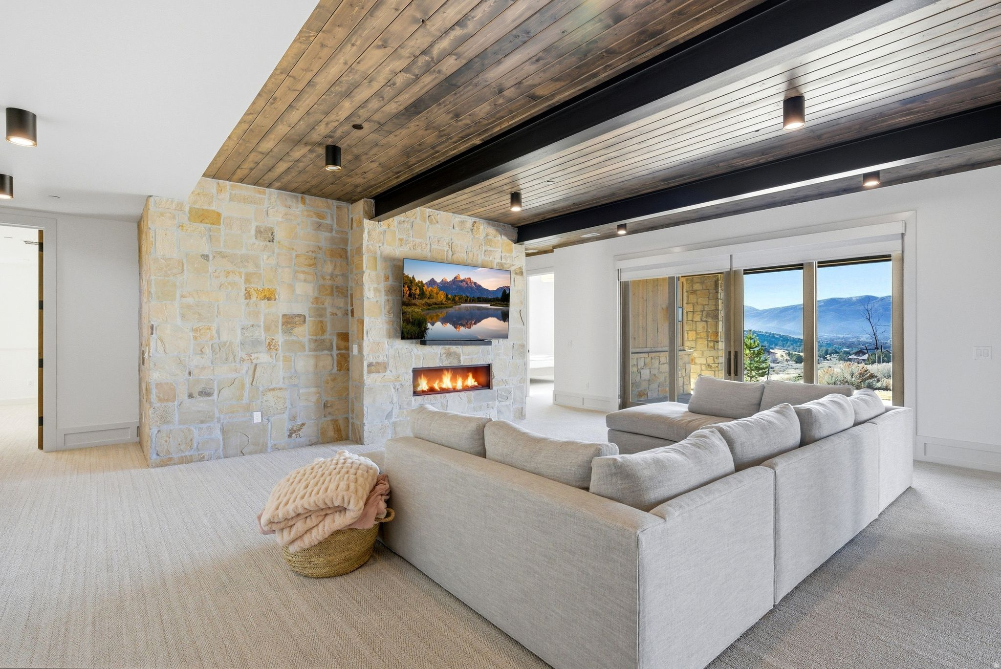 RED LEDGES - Residential