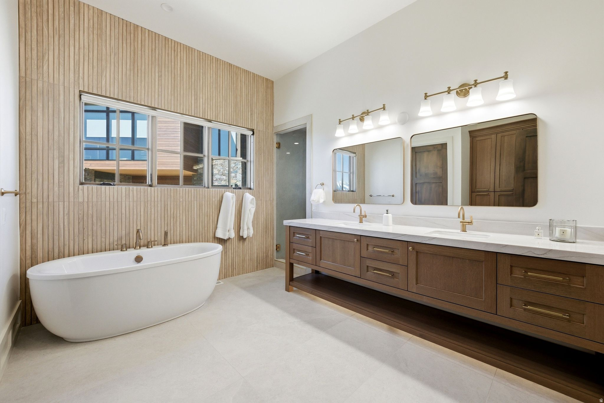 RED LEDGES - Residential