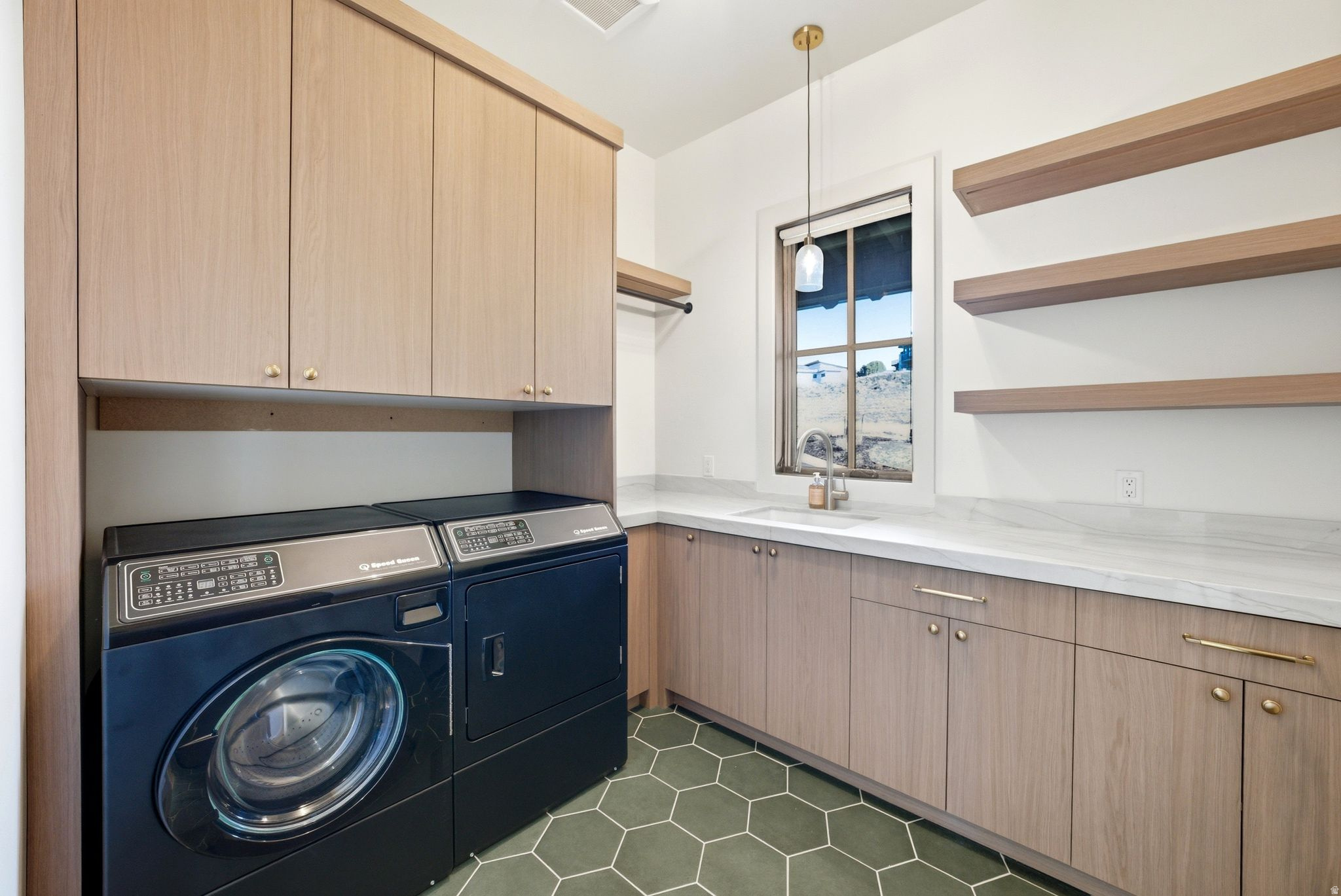 RED LEDGES - Residential