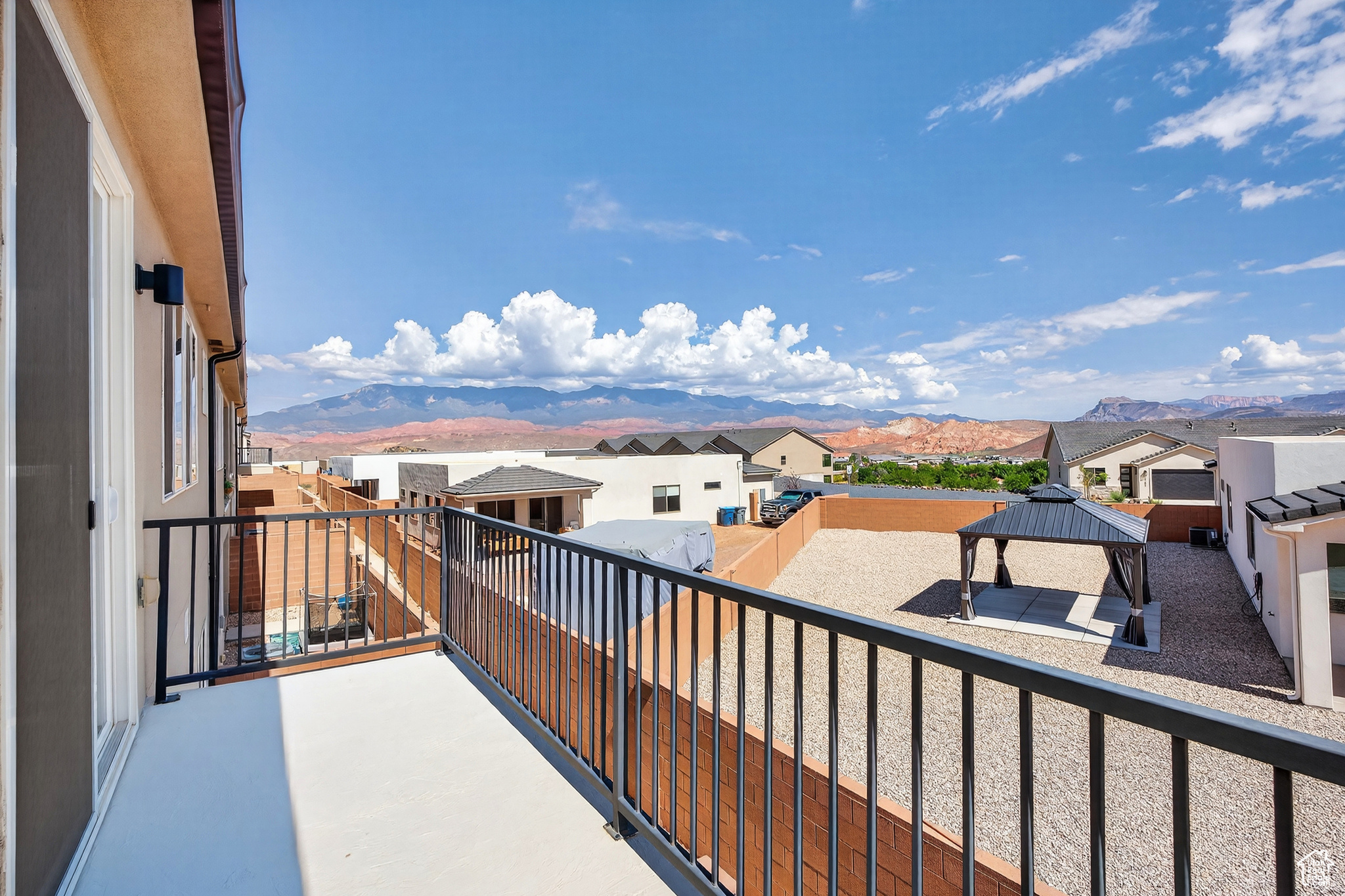HURRICANE VIEWS - Residential