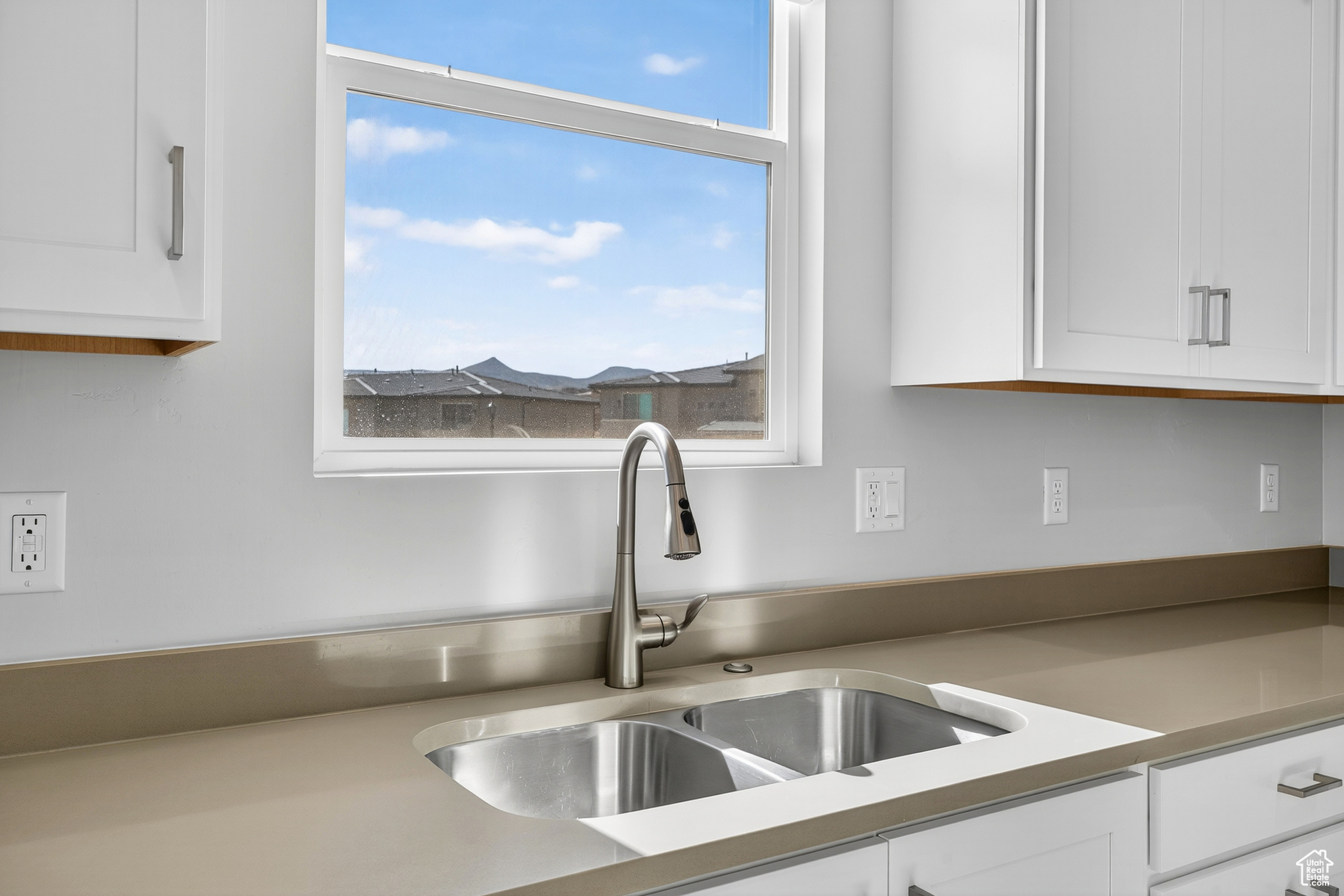 HURRICANE VIEWS - Residential