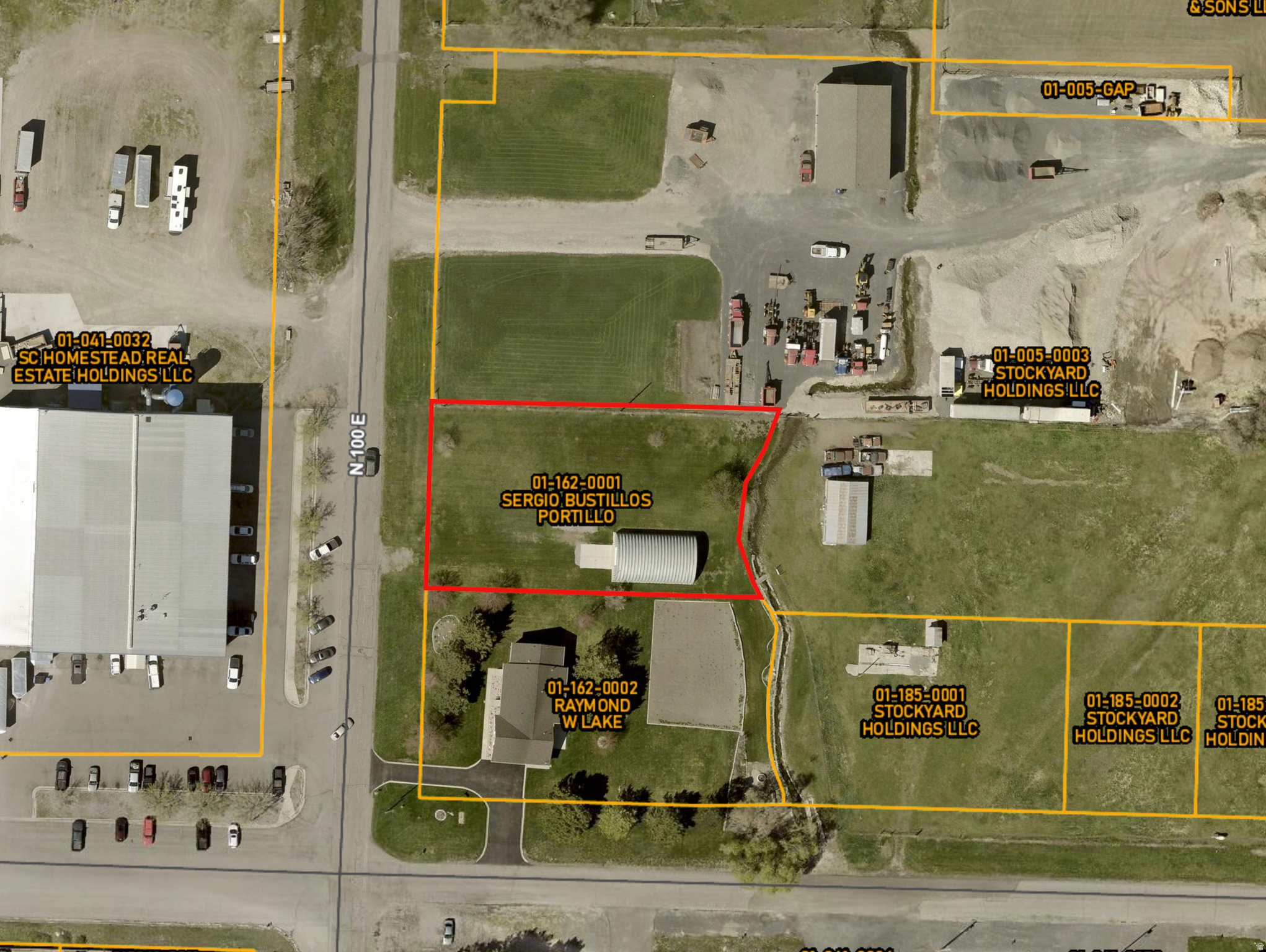 Main image without alt text