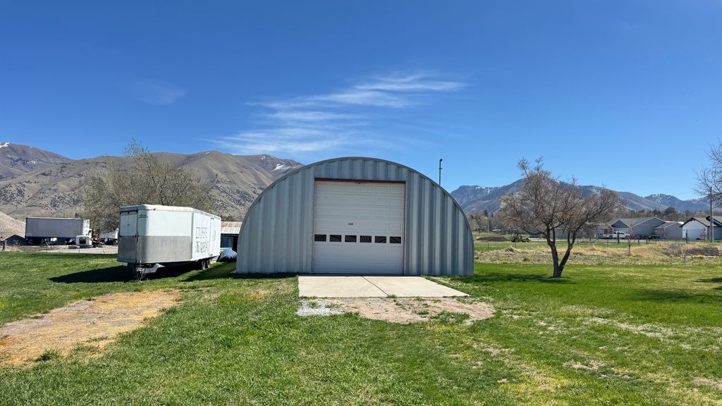 Photo of 230 N 100 E, Hyrum, UT 84319 (MLS # 2146795)