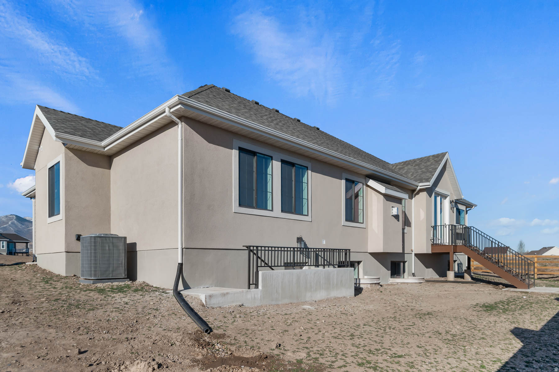 DRY CREEK HIGHLANDS SIGNATURE 207 - Residential