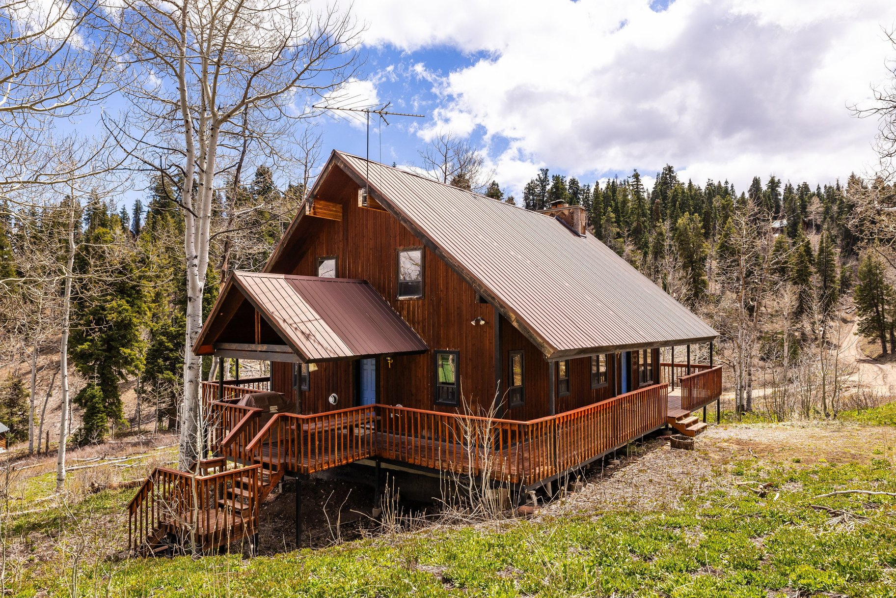 PINE MEADOW RANCH - Residential