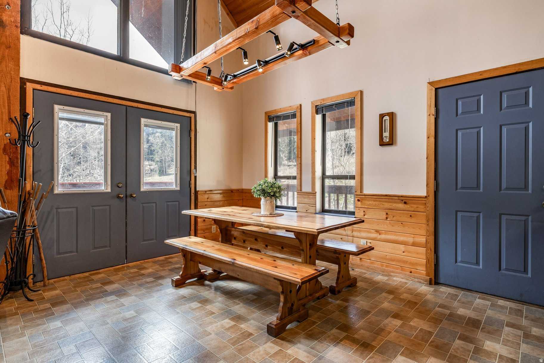 PINE MEADOW RANCH - Residential