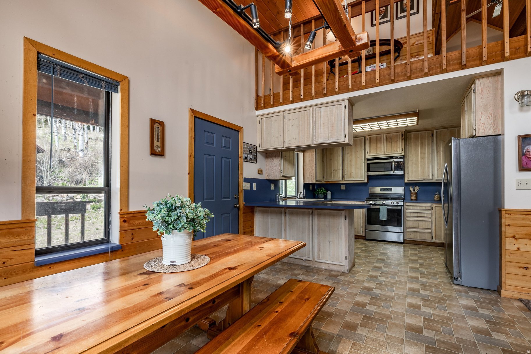 PINE MEADOW RANCH - Residential