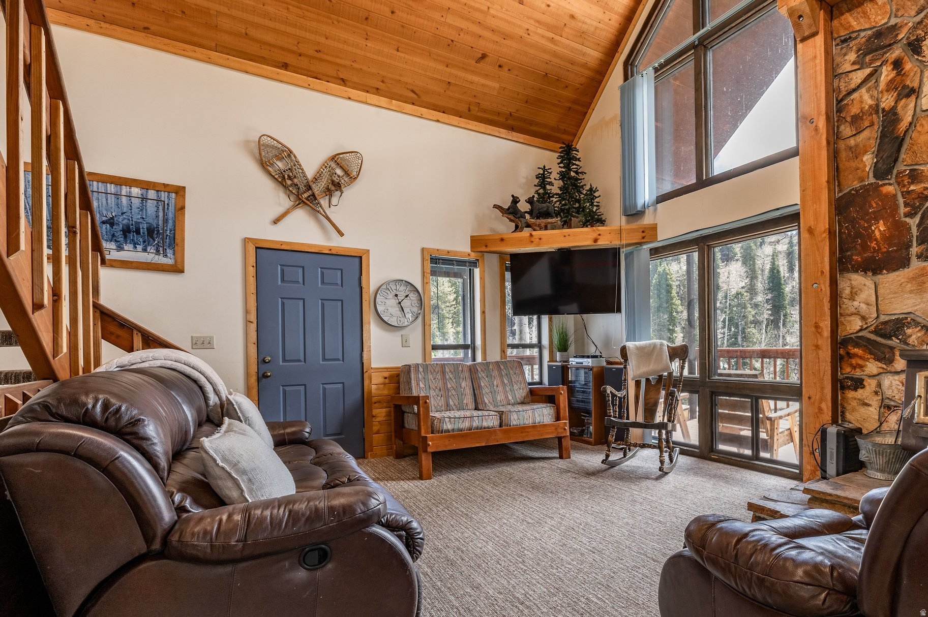 PINE MEADOW RANCH - Residential