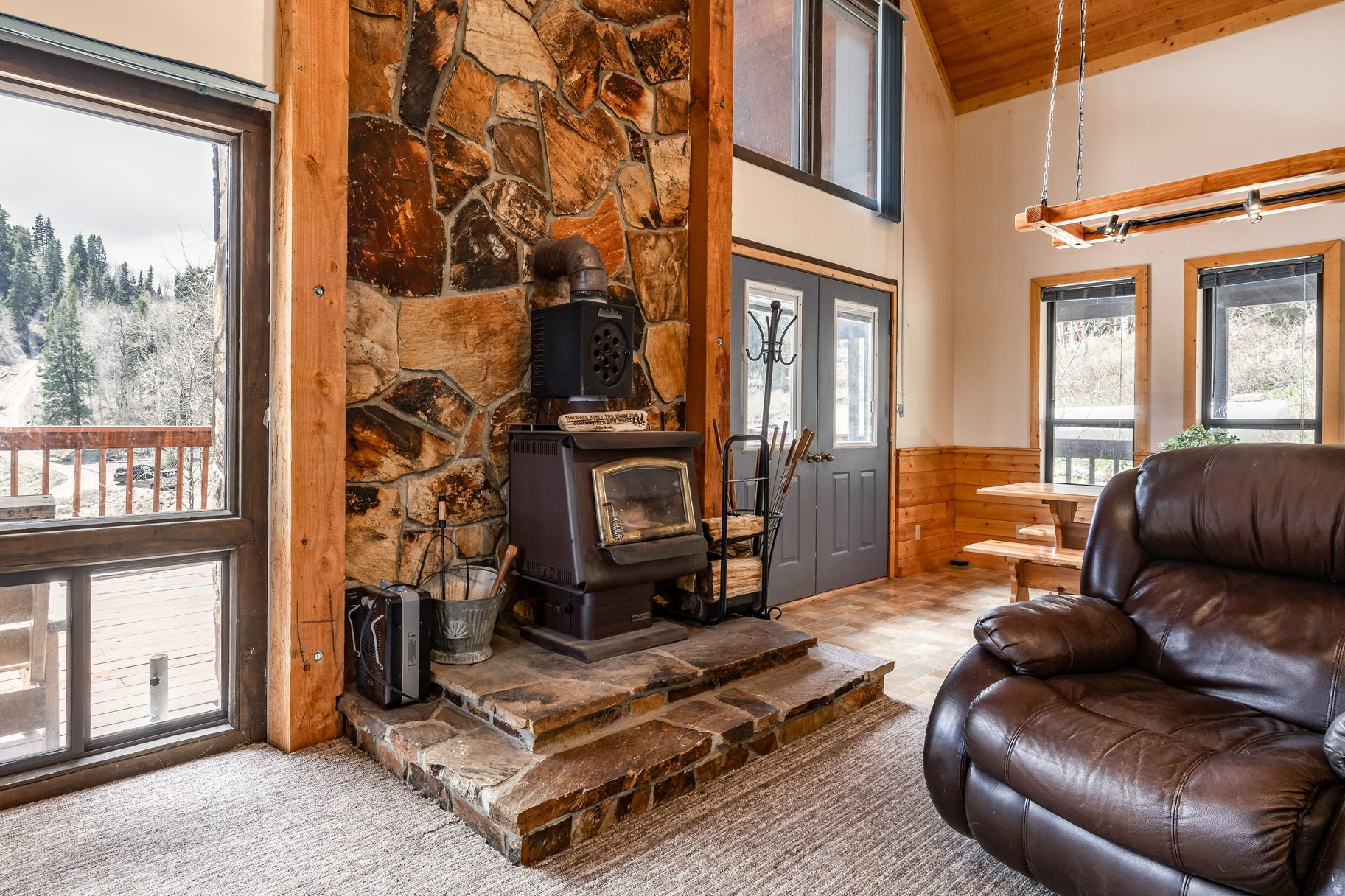 PINE MEADOW RANCH - Residential