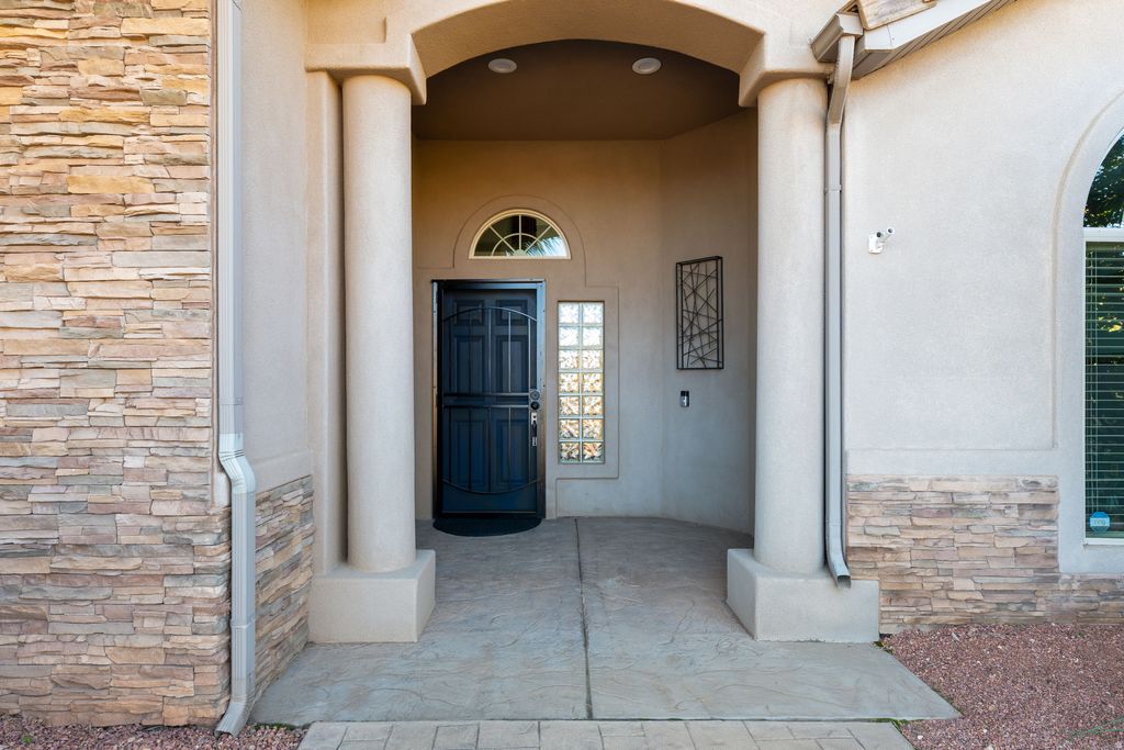 Photo of 1120 W BROADSTONE CT, Washington, UT 84780 (MLS # 2133976)