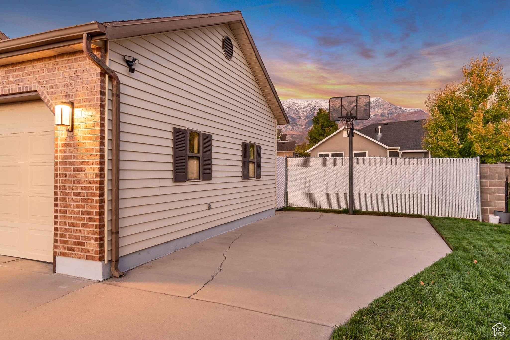SOUTHGATE PARK - Residential