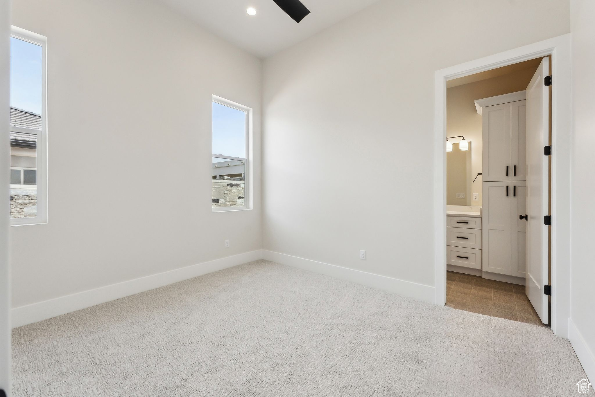 HAWKEYE POINT - Residential