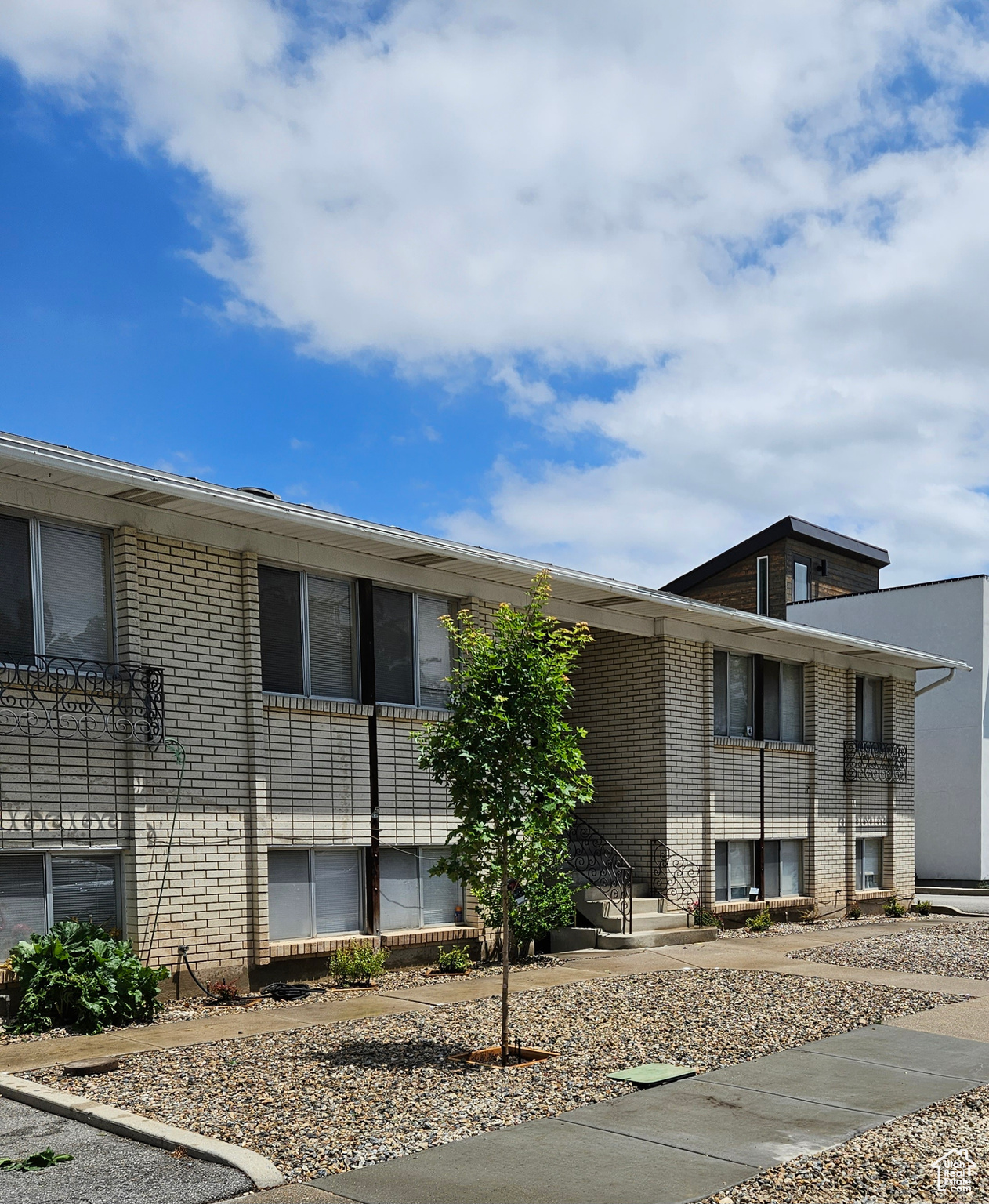Square footage figures are provided as a courtesy estimate only and were obtained from _county records_____________ . Buyer is advised to obtain an independent measurement.