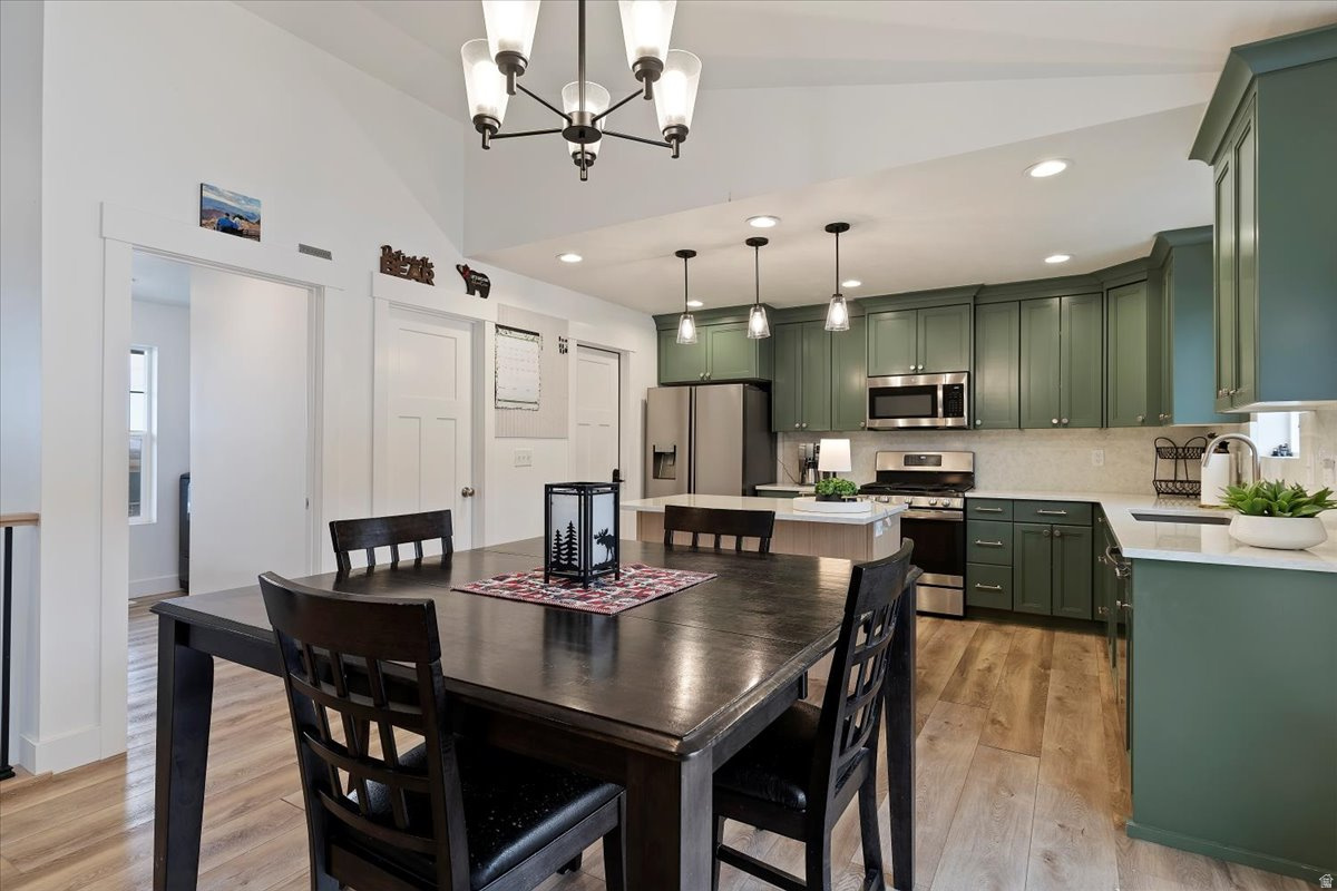 DAVIS CREEK ESTATES - Residential