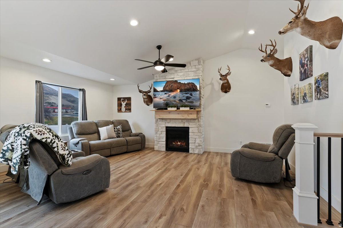 DAVIS CREEK ESTATES - Residential