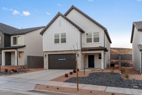 Photo of 1498 S SINAWAVA DR E #4131, Washington, UT 84780 (MLS # 2127733)