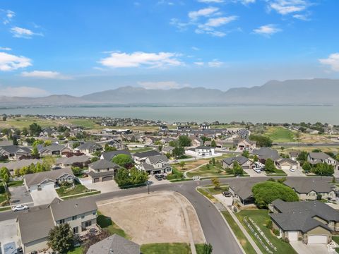 Tiny photo for 127 W HONEYSUCKLE DR #221, Saratoga Springs, UT 84045 (MLS # 2102243)