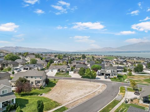 Tiny photo for 127 W HONEYSUCKLE DR #221, Saratoga Springs, UT 84045 (MLS # 2102243)