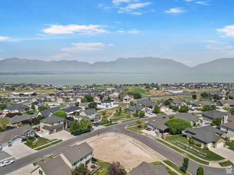 Tiny photo for 127 W HONEYSUCKLE DR #221, Saratoga Springs, UT 84045 (MLS # 2102243)