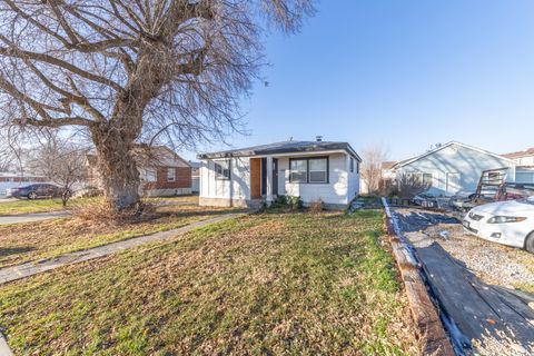 Tiny photo for 908 S 550 E, Clearfield, UT 84015 (MLS # 2131379)