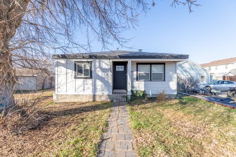 Tiny photo for 908 S 550 E, Clearfield, UT 84015 (MLS # 2131379)