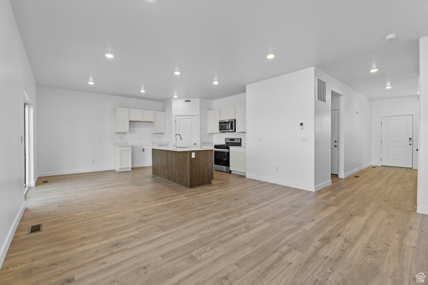 INVERNESS BY D.R. HORTON - Residential