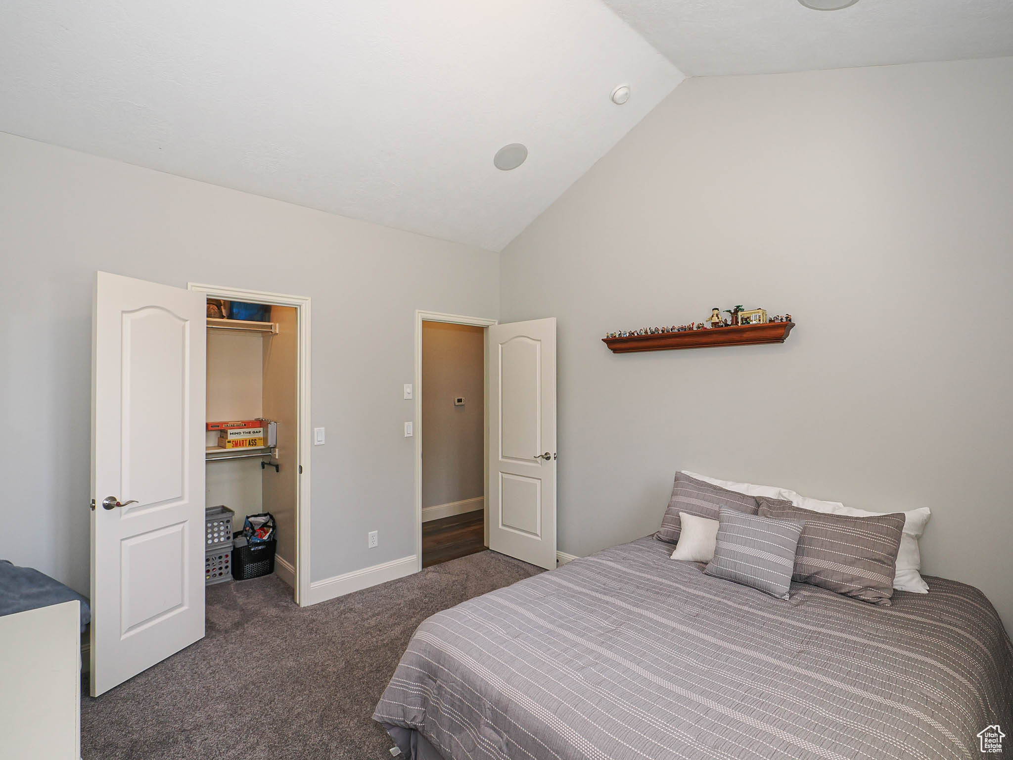 CASTLEWOOD - Residential