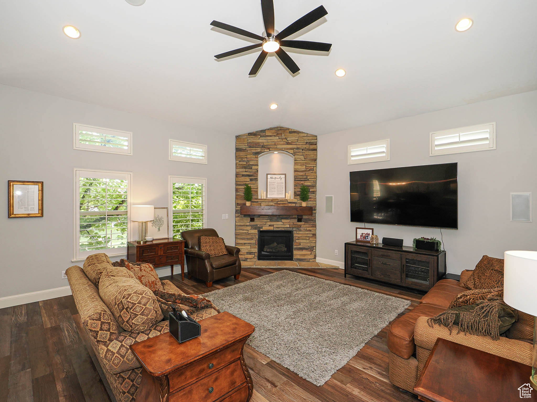 CASTLEWOOD - Residential